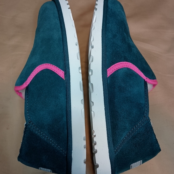UGG Classic Men’s Slip-On UGG Suede Clogs Teal Pink Size 11